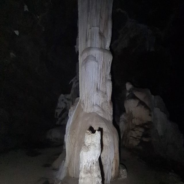 ถ้ำพุหวาย หนึ่งในถ้ำสวยของอุทัยธานี