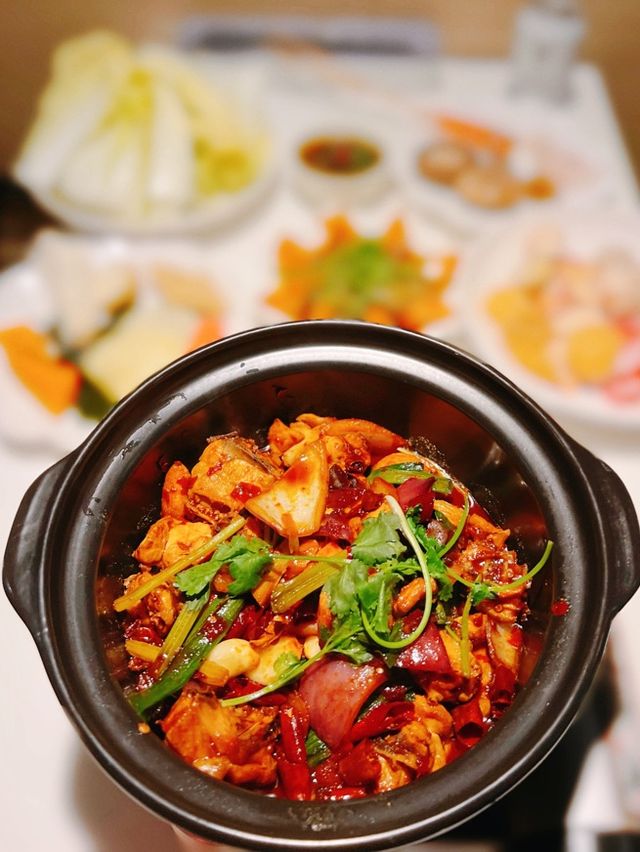 $128免加一任食雞煲🦑