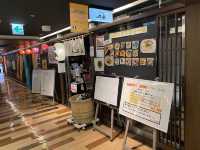 主要交通機関に直結。地下飲食店街『博多うまかもん通り』