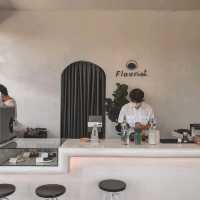 Flourist Bakehouse คาเฟ่มินิมอล สามโคก ปทุมธานี