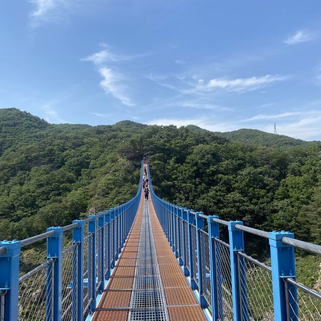 Amazing Mountain Suspension Bridge 