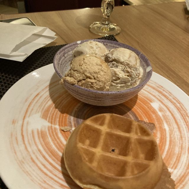 周日晚上的西環萬怡MoMo