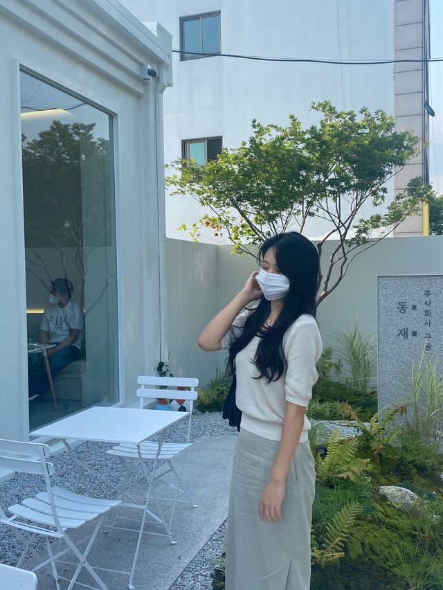 화이트 감성 카페 추천 🍨 