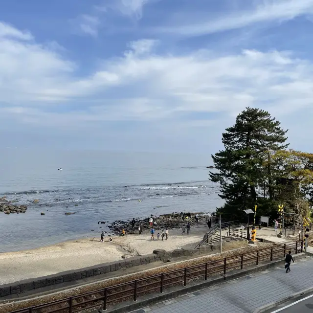 富山県高岡市　雨晴海岸