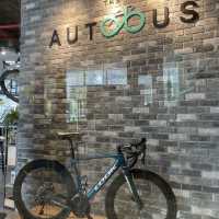 Autobus cafe - burgers and bikes