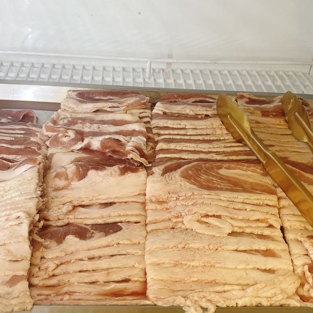 หมูกระทะวิวริมน้ำ