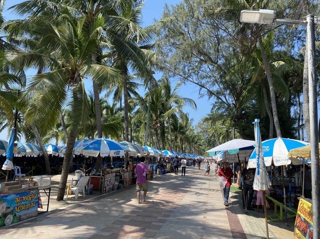 Bangsan Beach หาดบางแสน ชลบุรี