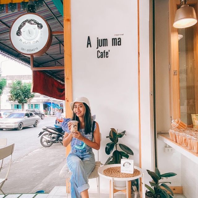 A Jum Ma Cafe คาเฟ่เล็กๆ น่ารักปุ๊กปิ๊ก💛