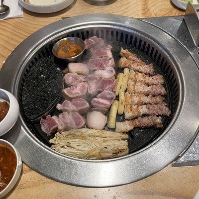 청주 여행 | 지웰시티 복대동 돼지고기 맛집 “맛찬들왕소금구이 복대점“ | 트립닷컴 청주 청주 여행 | 지웰시티 복대동 돼지고기 맛집 “맛찬들왕소금구이 복대점“ | 트립닷컴 청주