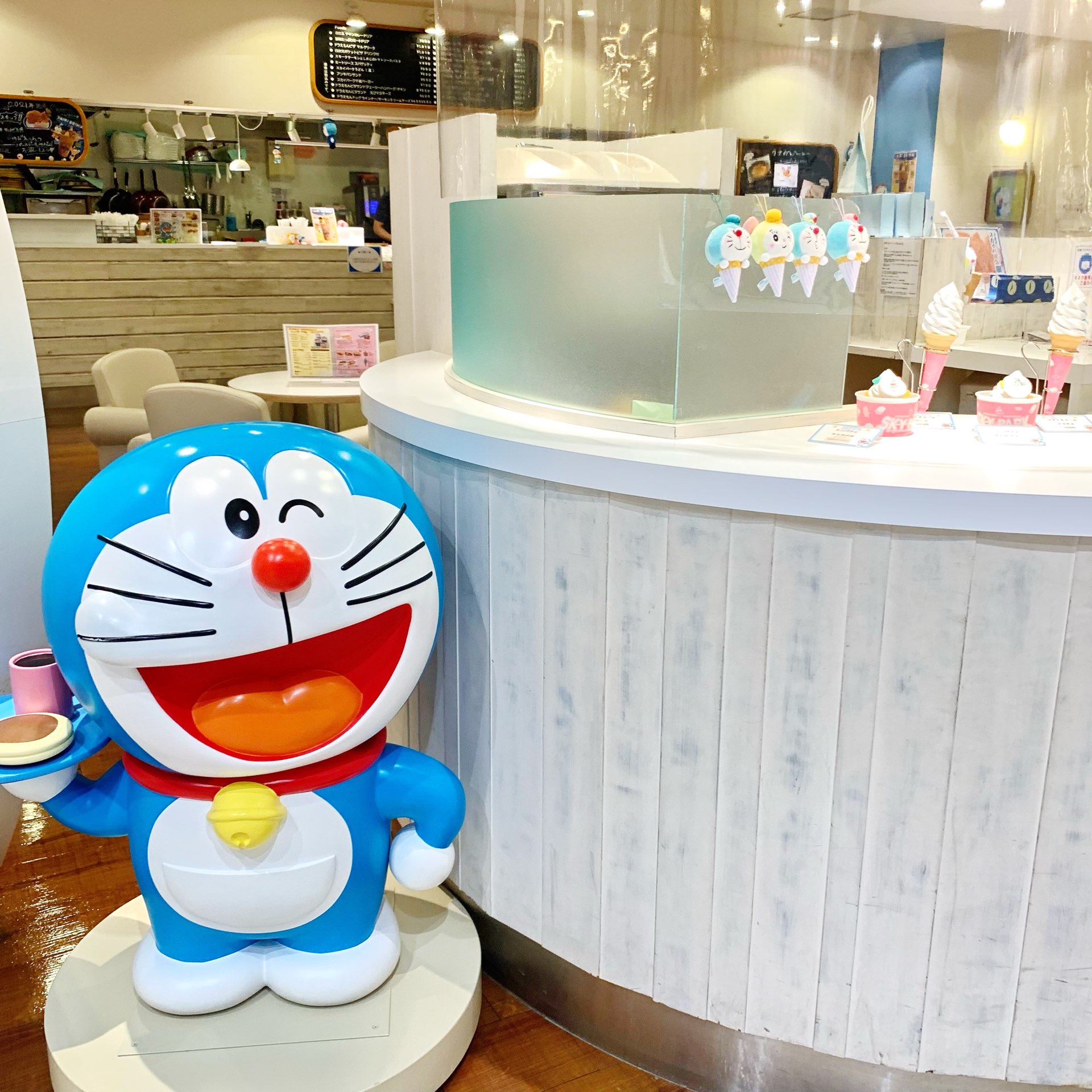 ドラえもん カフェ Trip Com 千歳の旅のブログ