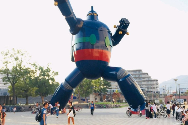 Tetsujin Building Tetsujin 28-go หุ่นยนต์ยักษ์แห่งโกเบ | Trip.com โกเบ