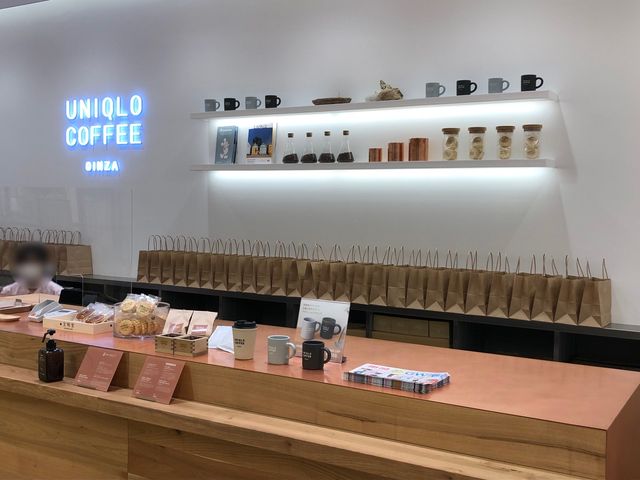 【東京】まるでユニクロの博物館！『ユニクロ銀座店』