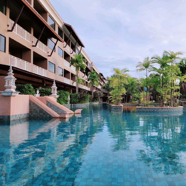 โรงแรม​สุดหรูริมหาดไม้ขาว