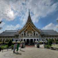 นั่งรถไฟไปวัดหลวงพ่อโสธร