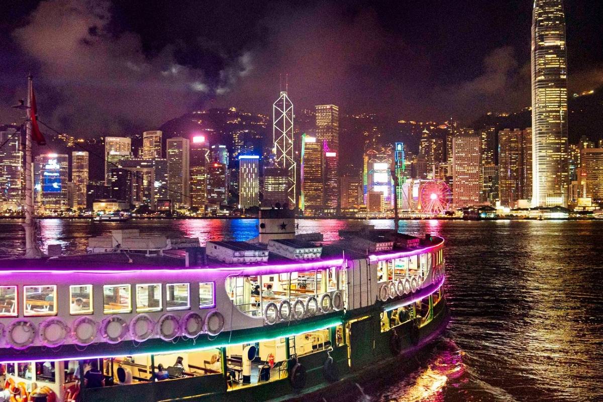 スターフェリーから見るシンフォニー・オブ・ライツ