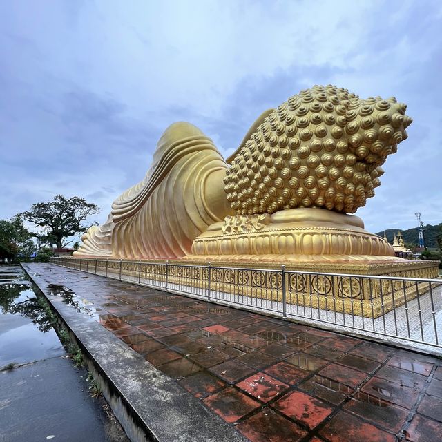 visit reclining Buddha at Ko Yo 