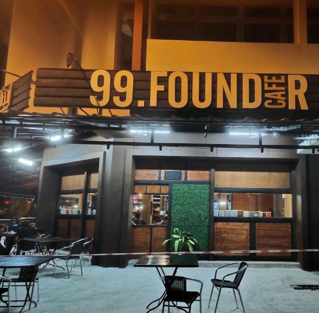 highly recommend to eat here !