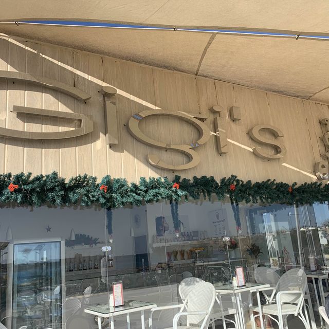 Gigi’s Cafe 