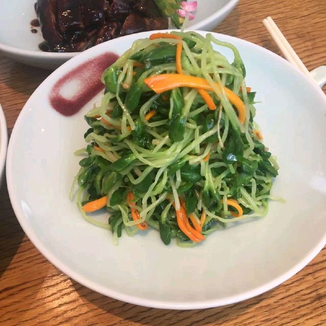 鬧市中🕋的亭院，現代不失古雅
