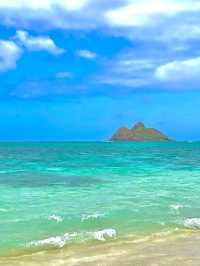 Hawaii's most beautiful beach, elope to the end of the world.