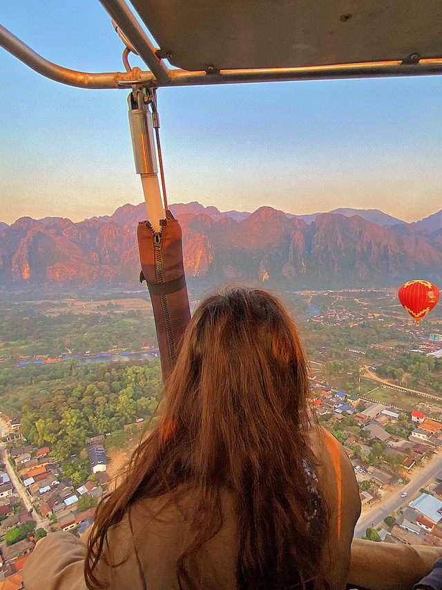 Laos Travel Guide | Watch the sunrise from the world's cheapest hot air balloon ride!