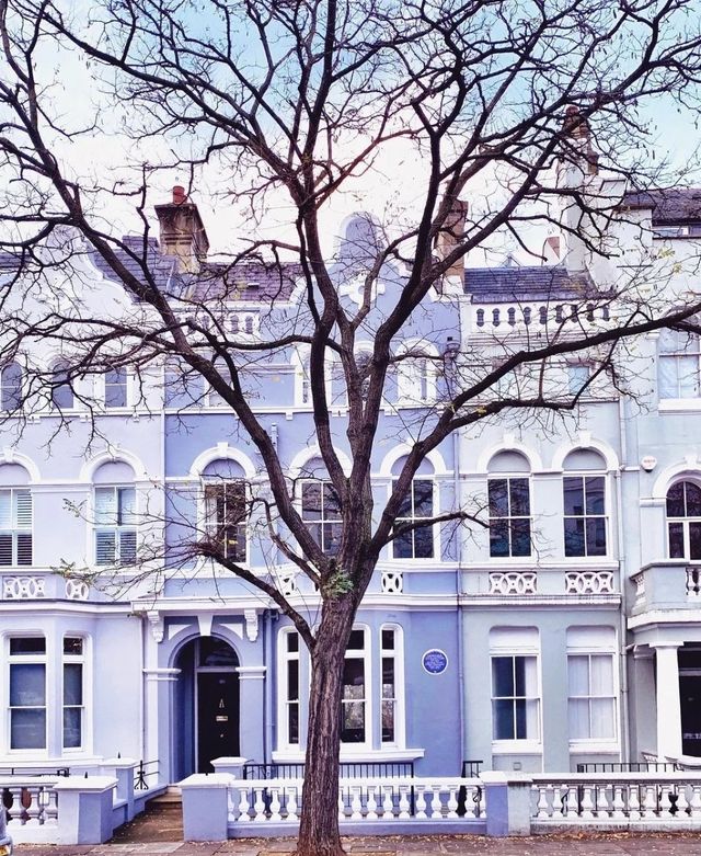 London, UK | Strolling through the streets of Notting Hill in the acclaimed film "Notting Hill"