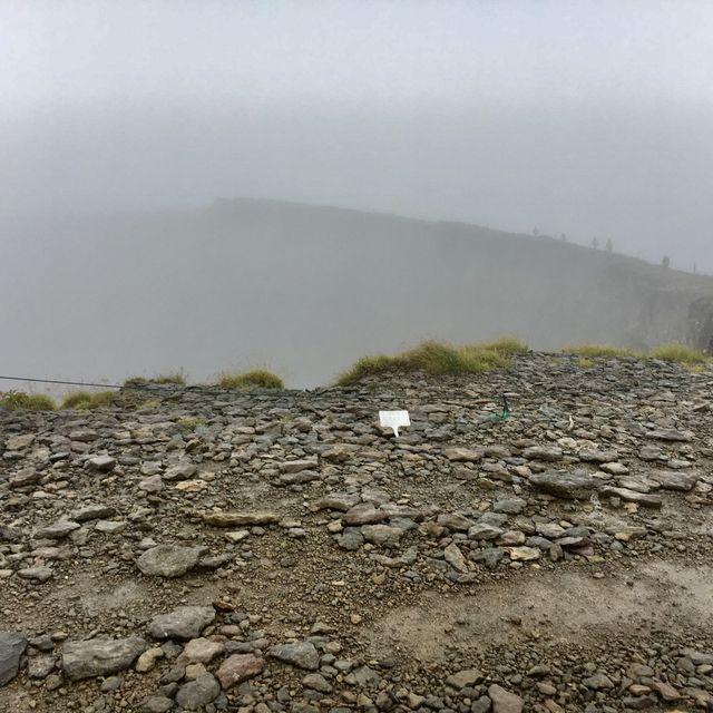 雨の硫黄岳