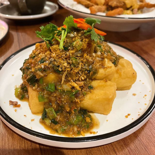 旺角｜少女心小清新霓虹燈下嘅精緻泰菜🇹🇭🍹🍖