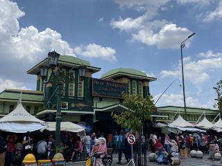 Market full of joy and culture
