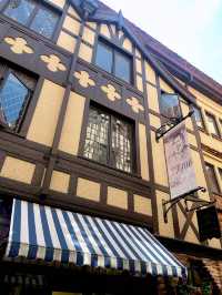 Tudor style shopping alley in perth 🇦🇺😍🏰