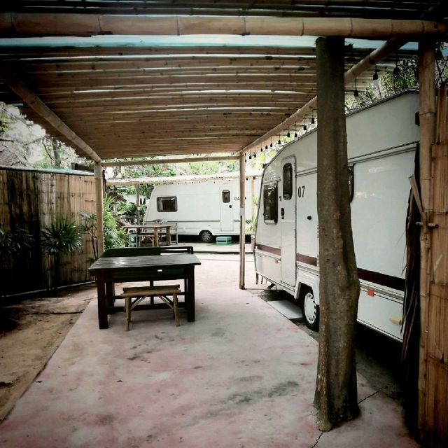 BEACH HOUSE CAMP PATTAYA 
