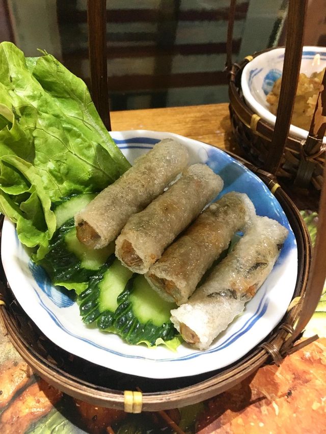  廟街裏的越南小店 大大碗牛骨河粉😋