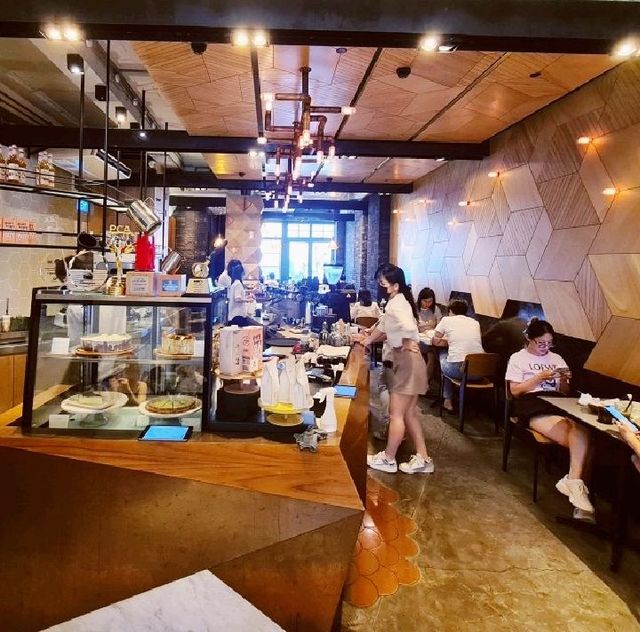 The Pretty Popular Populus Cafe