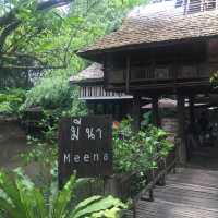 ร้านอาหาร สไตล์บ้านนา ที่ มีนา มีข้าว 