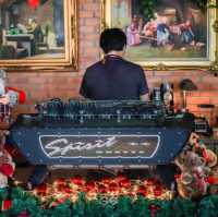 Hippo Cafe’&Restaurant ชลบุรี