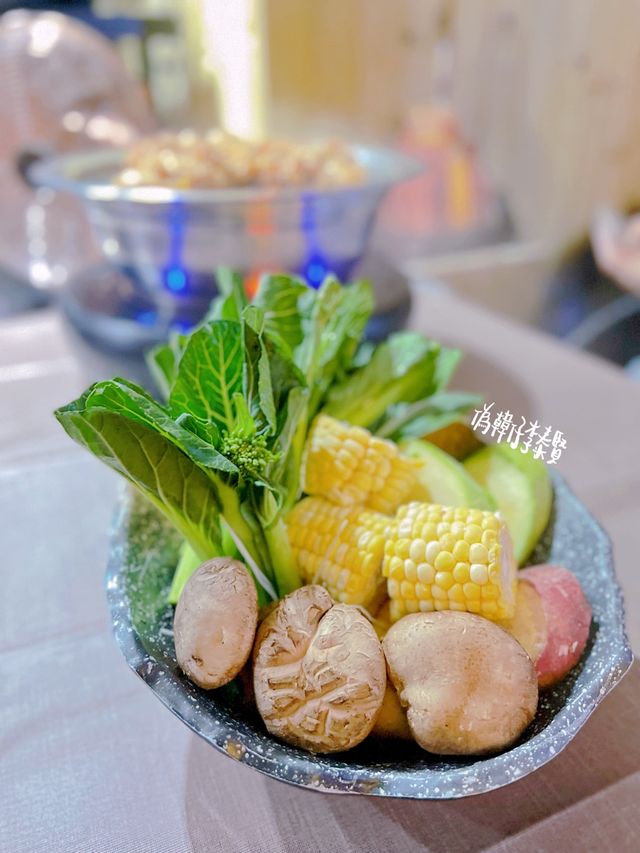 旅行感滿滿的蒸海鮮餐廳