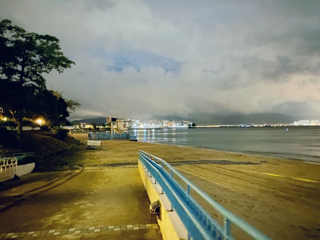 夜遊黃金海岸沙灘