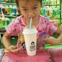 ก๋วยเตี๋ยวชื่อดังย่านไร่ขิง นครปฐม
''น่าล่อในสวน"