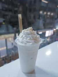樓上白色Cafe，吃打卡梳乎厘 