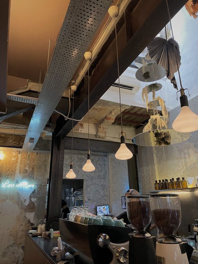 Perfect lunch in the middle of city