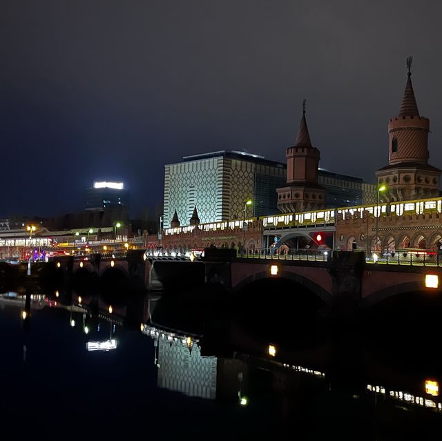 Night walk and photography in Berlin