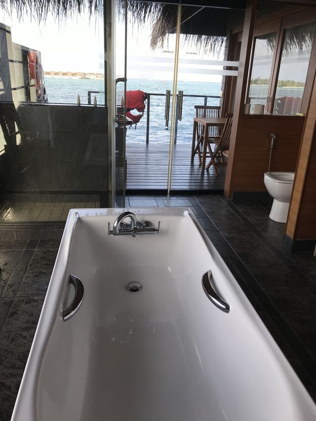 โรงแรม Adaaran Select Huduran Fushi  Ocean มัลดีฟ