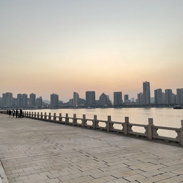 浪漫的日月贝 つ😘つ