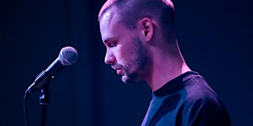Performance spoken word door Ischa den Blanken op de Daktuin | CODA Apeldoorn
