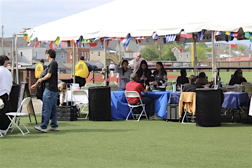 Noche de Familia y Amigos at Baseball | Jim Patterson Stadium