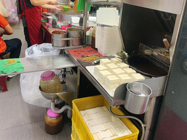 新北新店小吃推薦｜阿扁麵線臭豆腐炒酥脆好吃