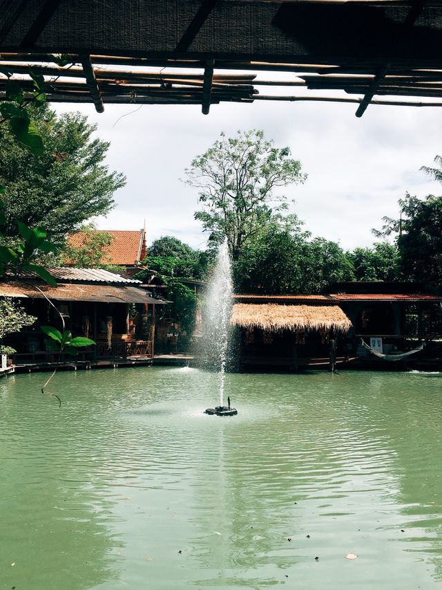 ค่าเฟ่เรือนไทยตกแต่งสไตล์อยุธยา
