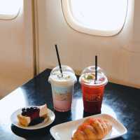 คาเฟ่เครื่องบินที่ใหญ่ที่สุดในโลก ✈️