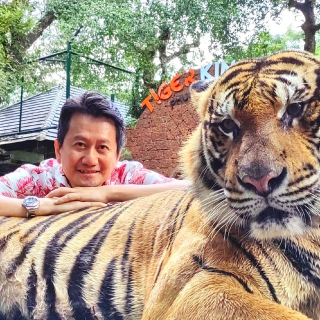 Hugging New Beastie in Tiger Kingdom Phuket.