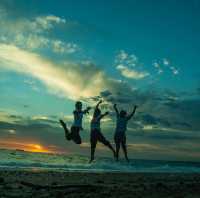 CHASING SUNSET @ELWOOD BEACH MELBOURNE